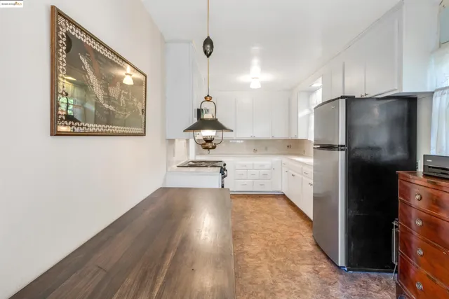 $899,000 | 7415 Circle Hill Drive, Oakland, CA 94605