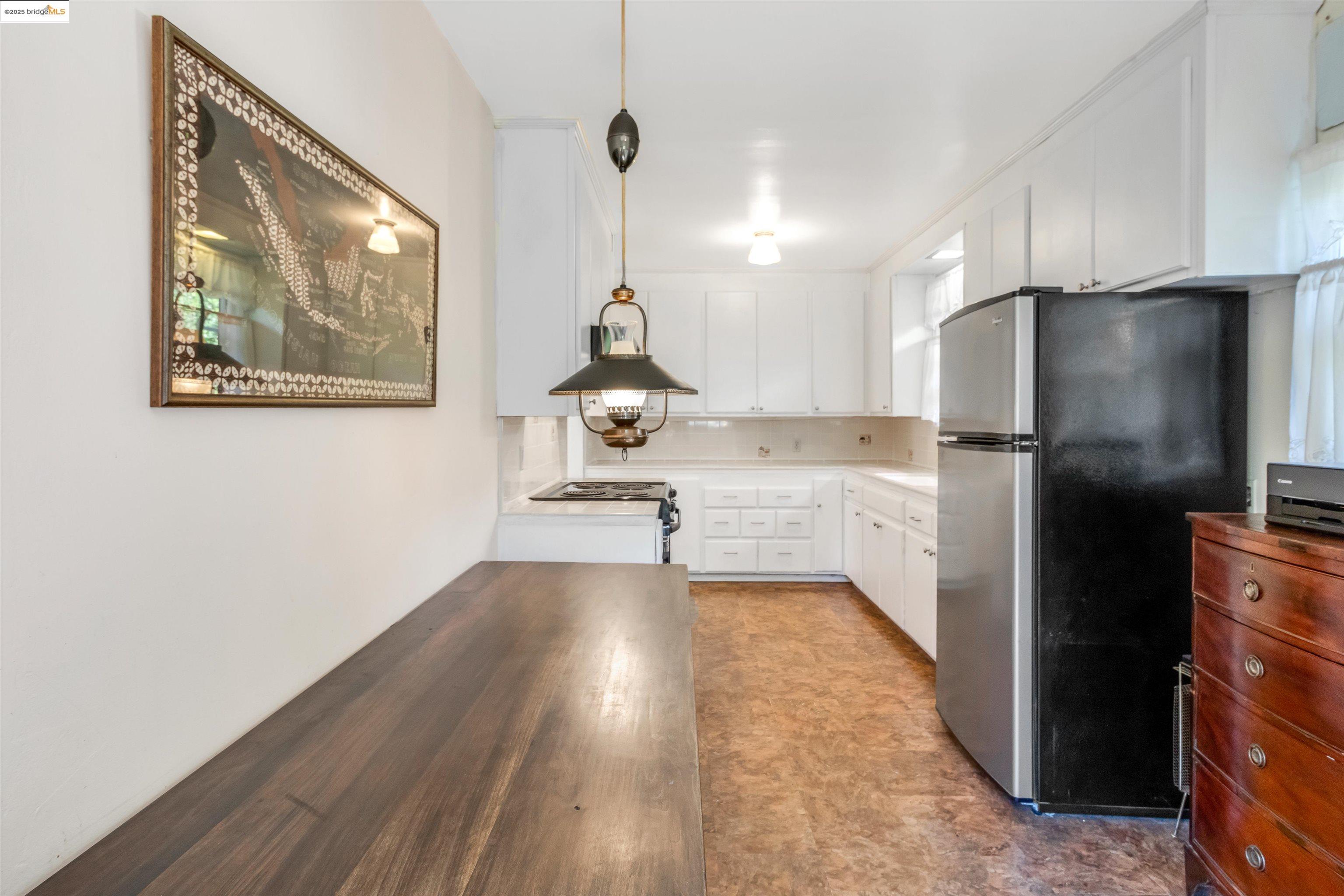 7415 Circle Hill Drive Oakland, CA 94605 - Photo 21 of 42