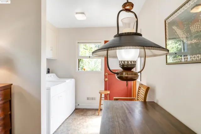 $899,000 | 7415 Circle Hill Drive, Oakland, CA 94605