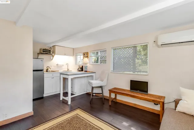 $899,000 | 7415 Circle Hill Drive, Oakland, CA 94605