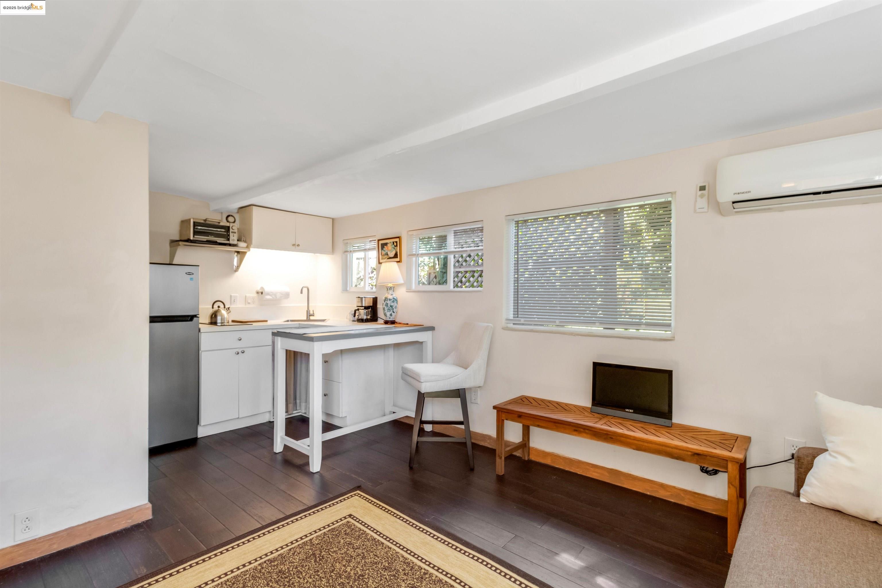 7415 Circle Hill Drive Oakland, CA 94605 - Photo 24 of 42