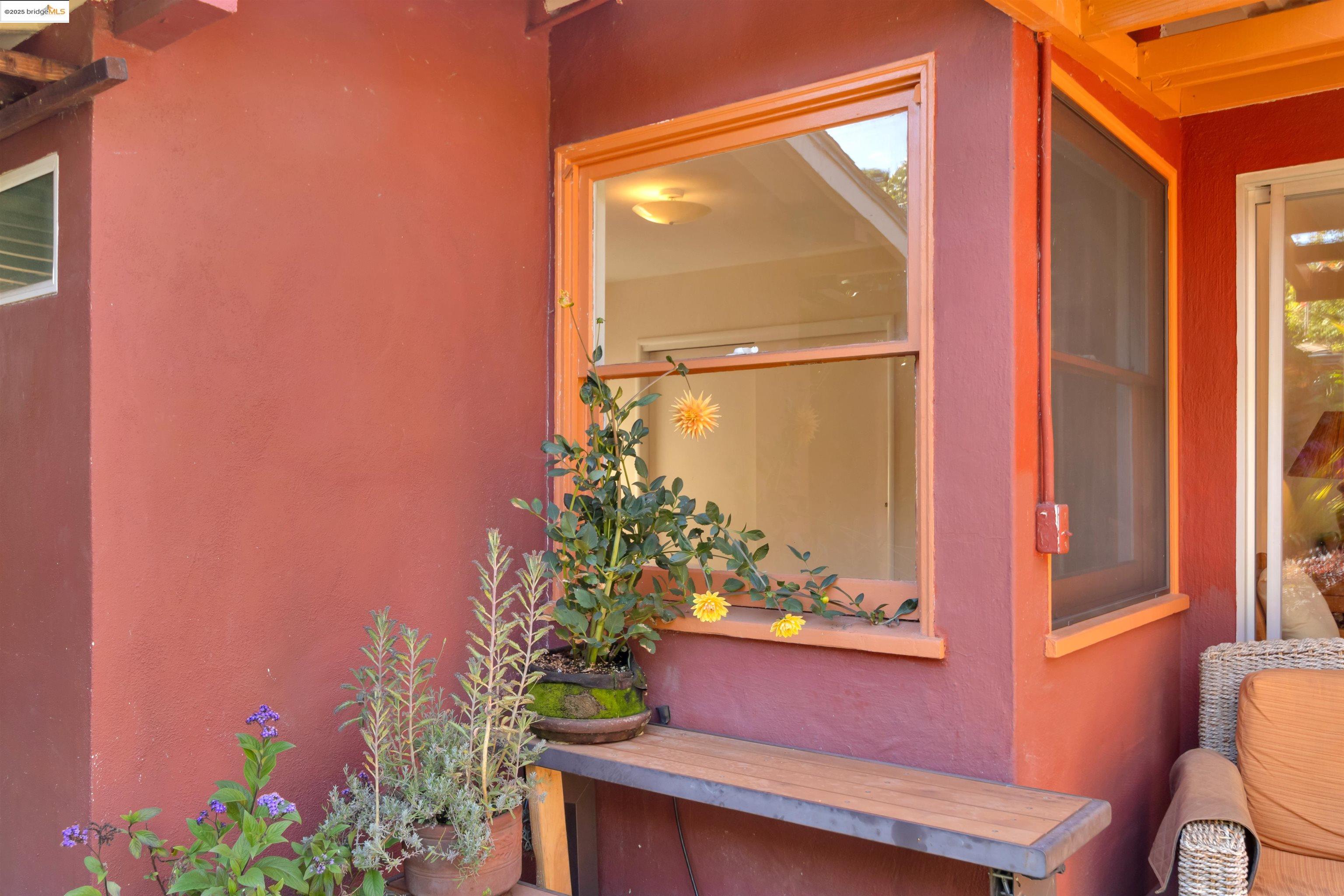 7415 Circle Hill Drive Oakland, CA 94605 - Photo 29 of 42