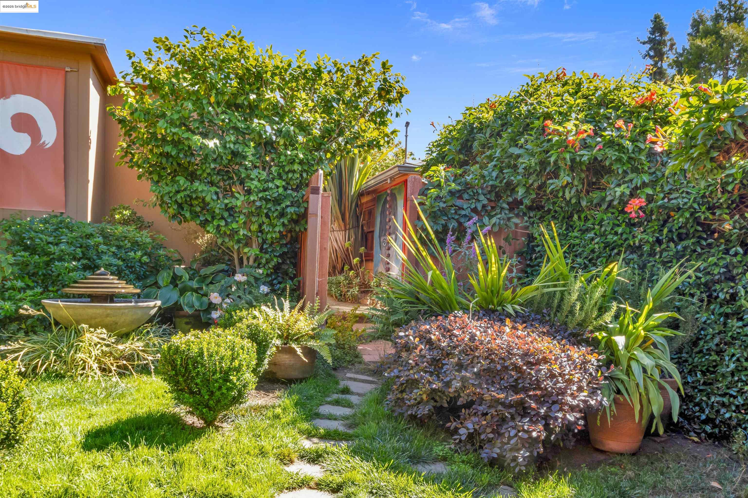 7415 Circle Hill Drive Oakland, CA 94605 - Photo 33 of 42