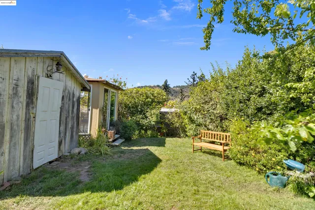 $899,000 | 7415 Circle Hill Drive, Oakland, CA 94605