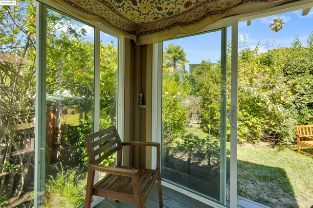 $899,000 | 7415 Circle Hill Drive, Oakland, CA 94605