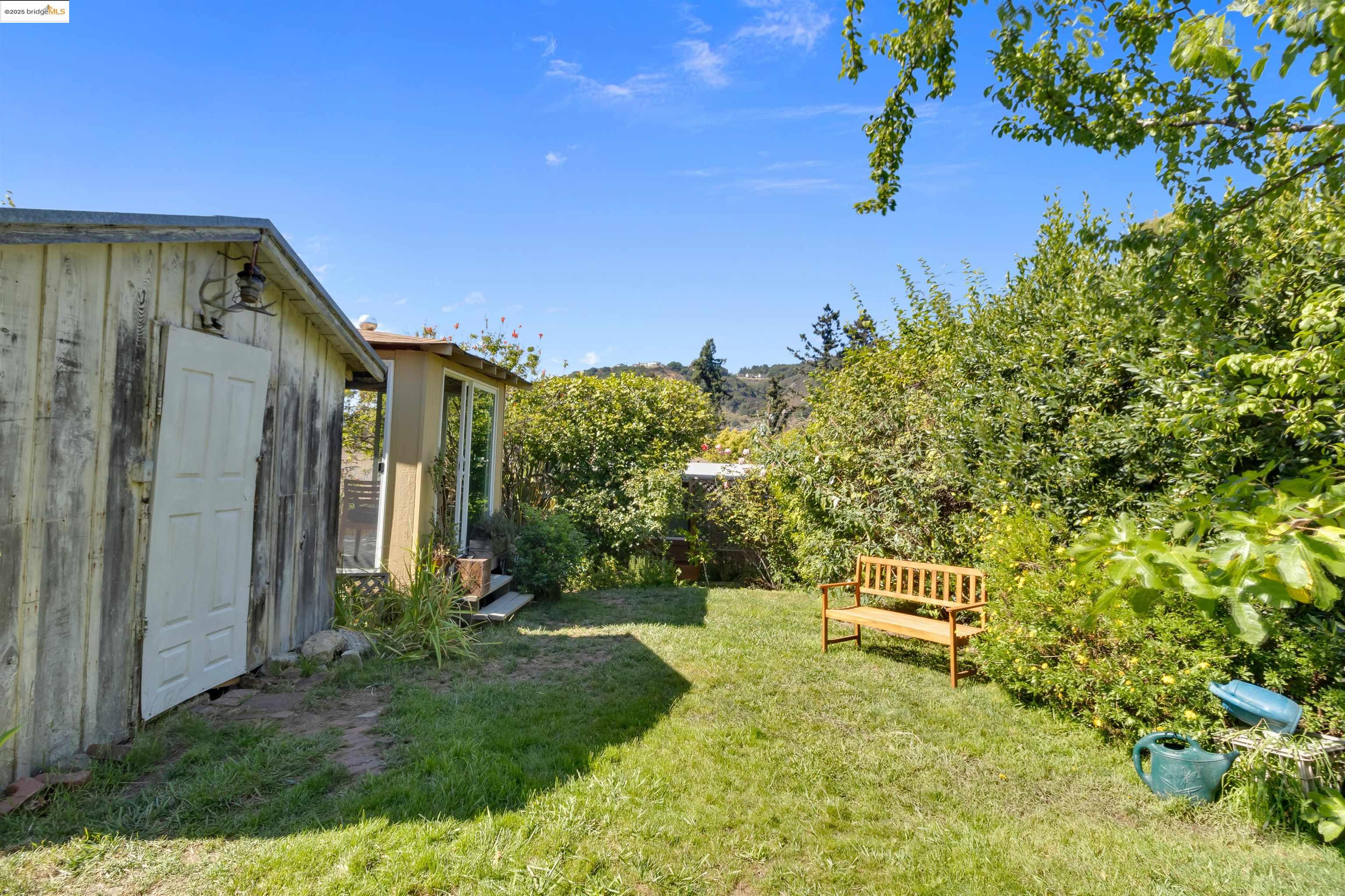 7415 Circle Hill Drive Oakland, CA 94605 - Photo 40 of 42