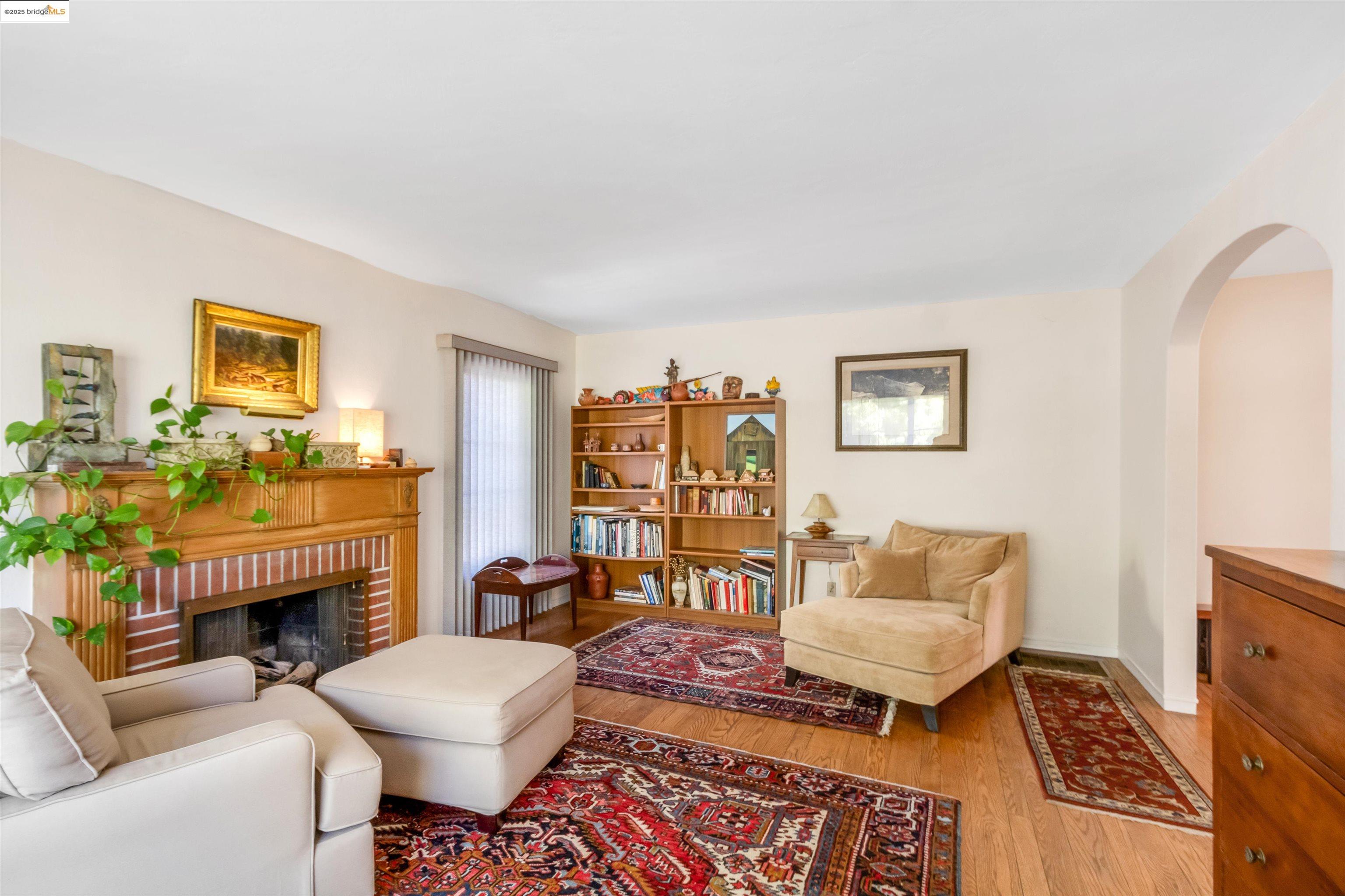 7415 Circle Hill Drive Oakland, CA 94605 - Photo 8 of 42