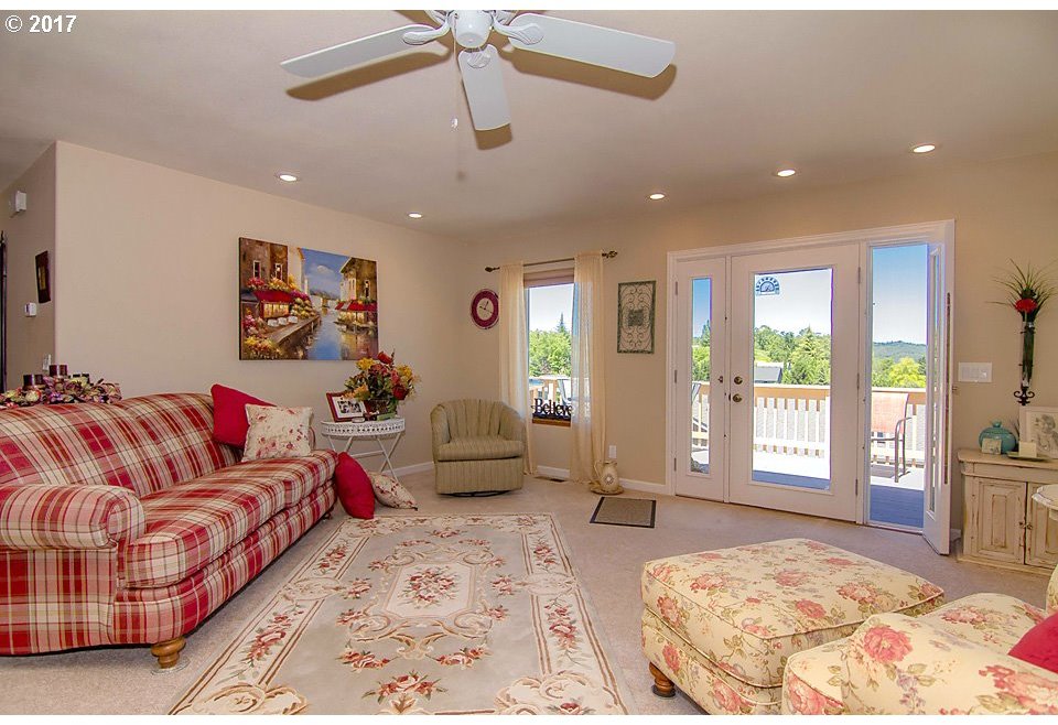 167 Jamie Loop Roseburg, OR 97471 - Photo 11 of 31 Gallery Image 11