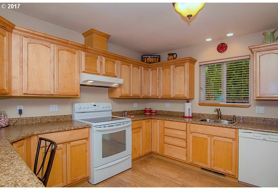 167 Jamie Loop Roseburg, OR 97471 - Photo 17 of 31 Gallery Image 17