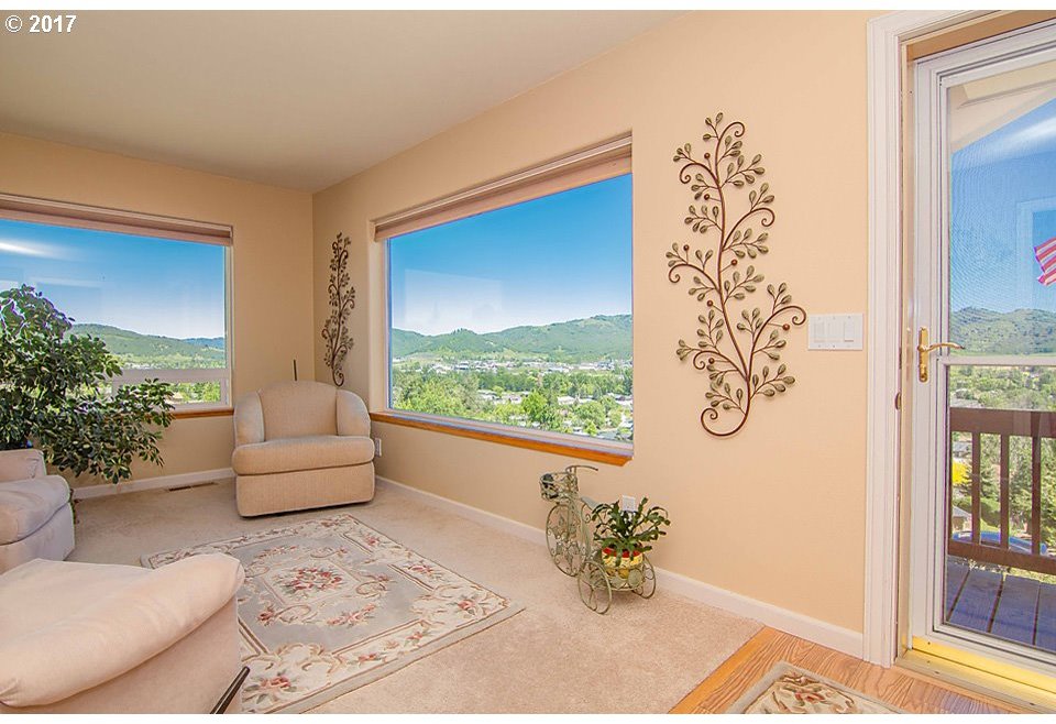 167 Jamie Loop Roseburg, OR 97471 - Photo 5 of 31 Gallery Image 5