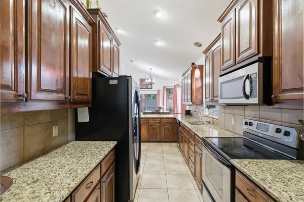 $2,550 | 1442 Furlong Court, Irving, TX 75060