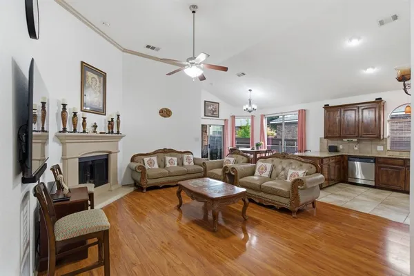 $2,550 | 1442 Furlong Court, Irving, TX 75060