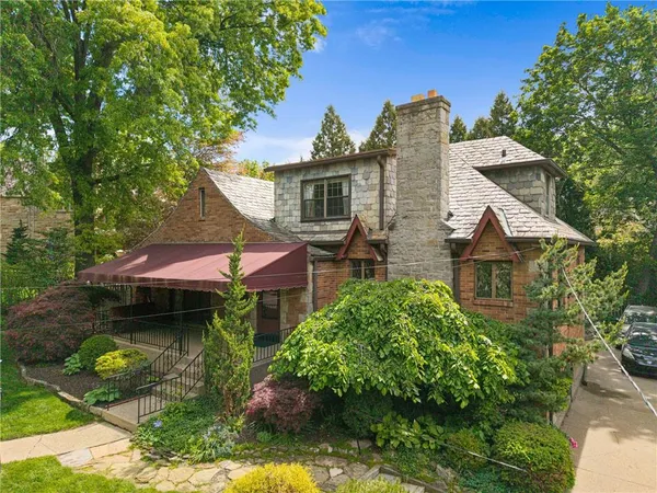 $675,000 | 1371 Navahoe Drive, Pittsburgh, PA 15228