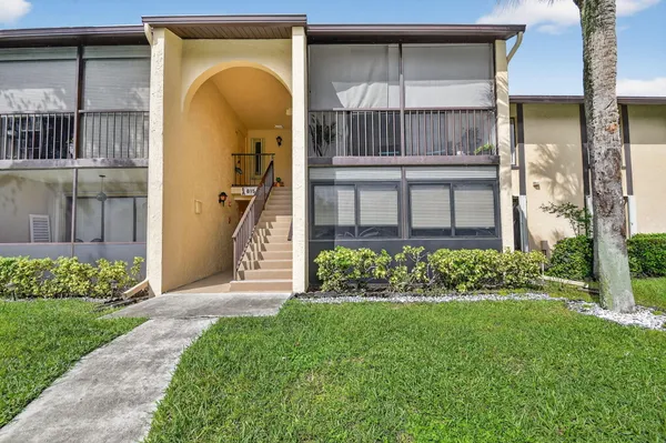 $190,000 | 815 Sky Pine Way, Unit B1, Greenacres, FL 33415
