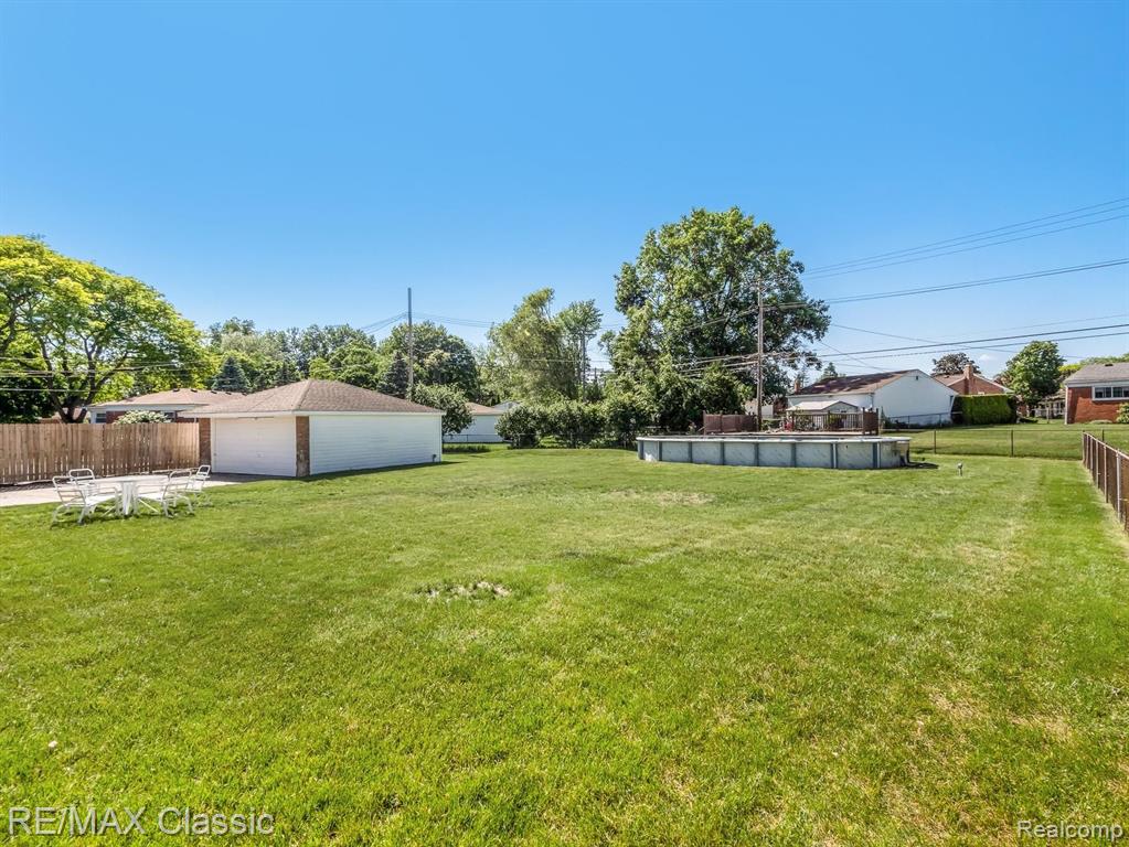 35948 Pinetree Street Livonia, MI 48150 - Photo 18 of 22