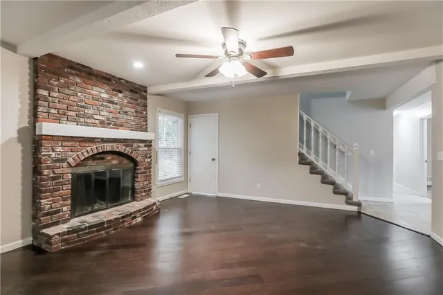 $2,375 | 517 North Clayview Drive, Liberty, MO 64068