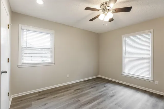 $2,375 | 517 North Clayview Drive, Liberty, MO 64068