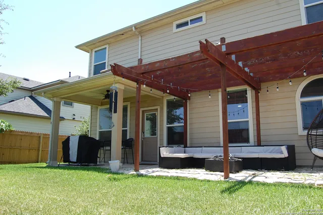 $2,600 | 509 Whittmen Avenue, Schertz, TX 78108