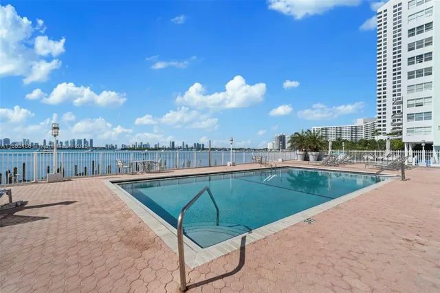 $474,000 | 1228 West Avenue, Unit 704, Miami Beach, FL 33139