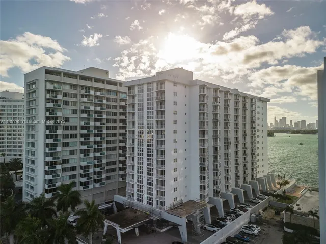 $474,000 | 1228 West Avenue, Unit 704, Miami Beach, FL 33139