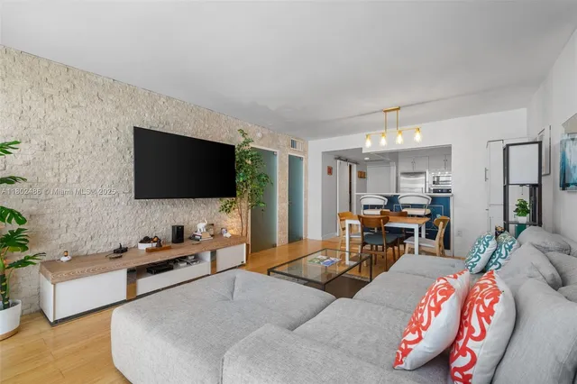 $474,000 | 1228 West Avenue, Unit 704, Miami Beach, FL 33139