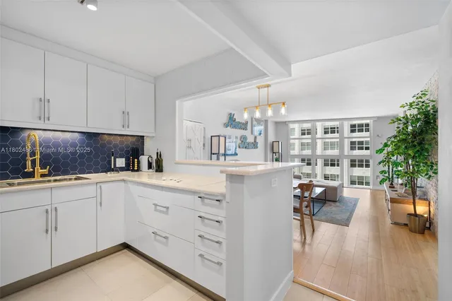 $474,000 | 1228 West Avenue, Unit 704, Miami Beach, FL 33139