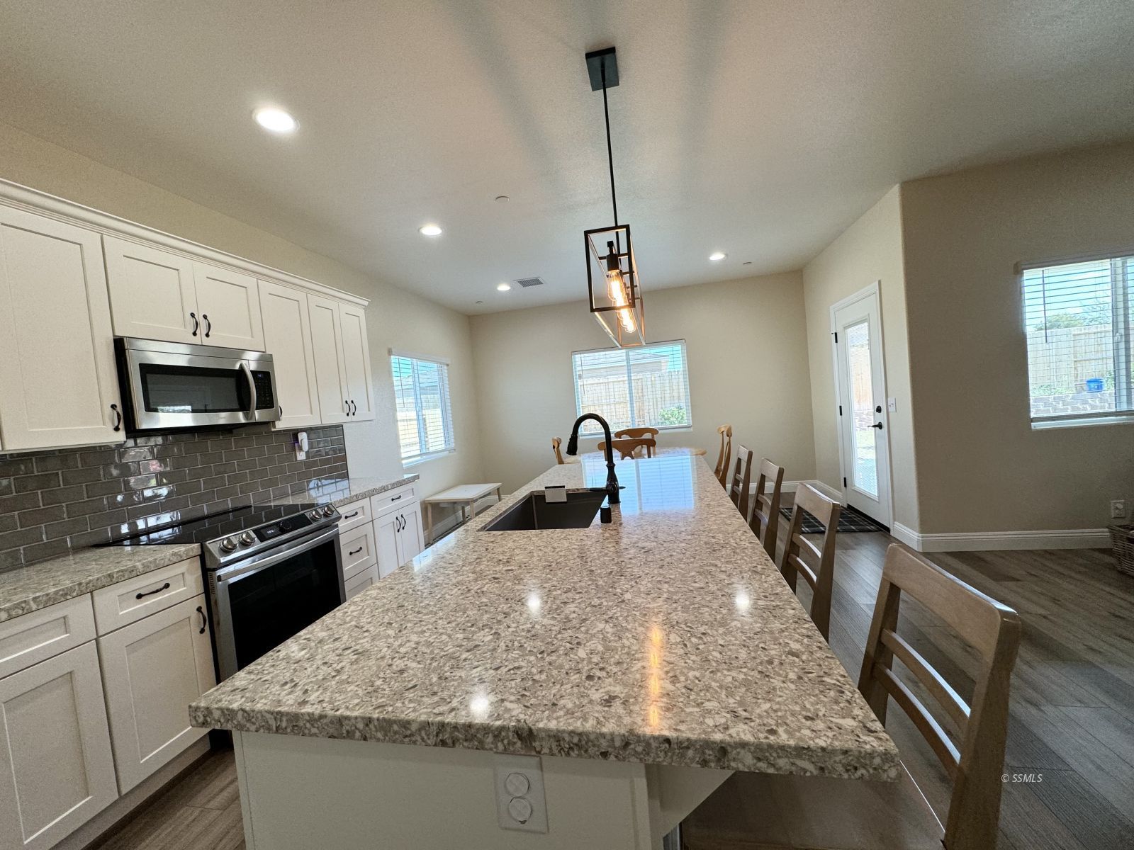 1038 Ocean Avenue Ridgecrest, CA 93555 - Photo 10 of 28 Gallery Image 10