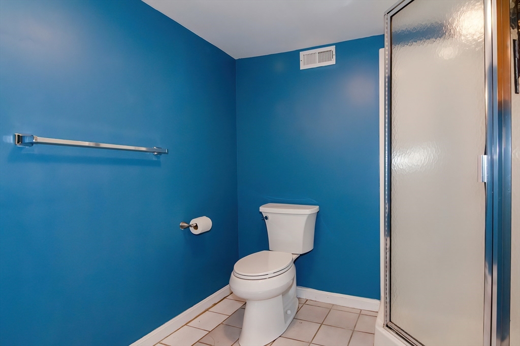 989 Concord Road Marlborough, MA 01752 - Photo 11 of 29 Gallery Image 11