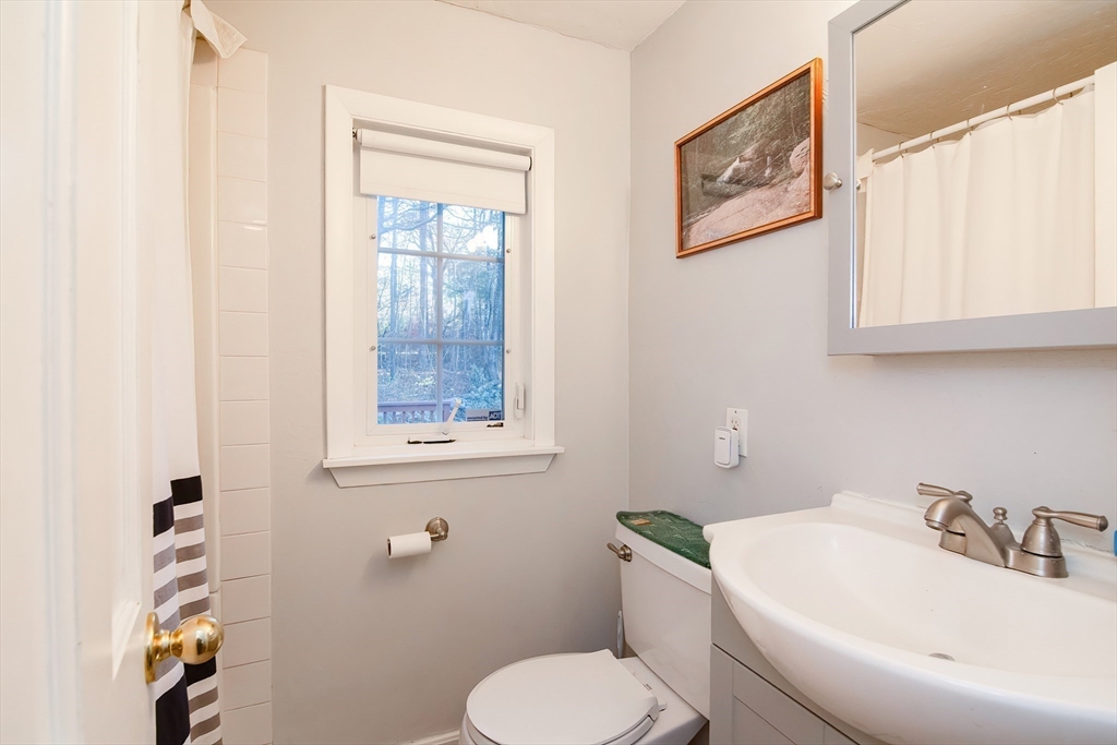 989 Concord Road Marlborough, MA 01752 - Photo 17 of 29 Gallery Image 17