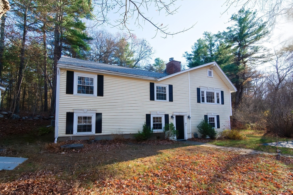 989 Concord Road Marlborough, MA 01752 - Photo 3 of 29 Gallery Image 3
