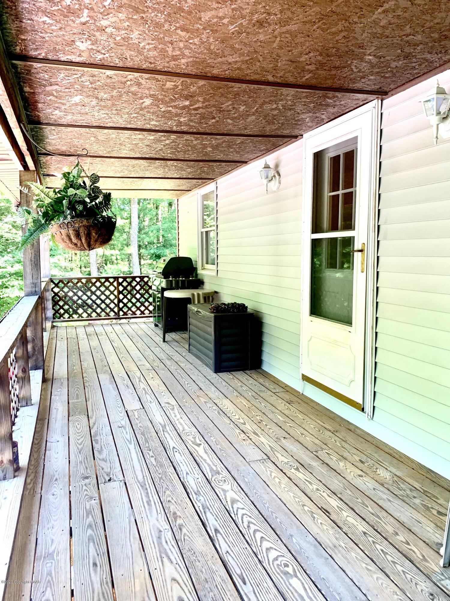 1270 Mountain Road Kunkletown, PA 18058 - Photo 12 of 17 Upper Deck