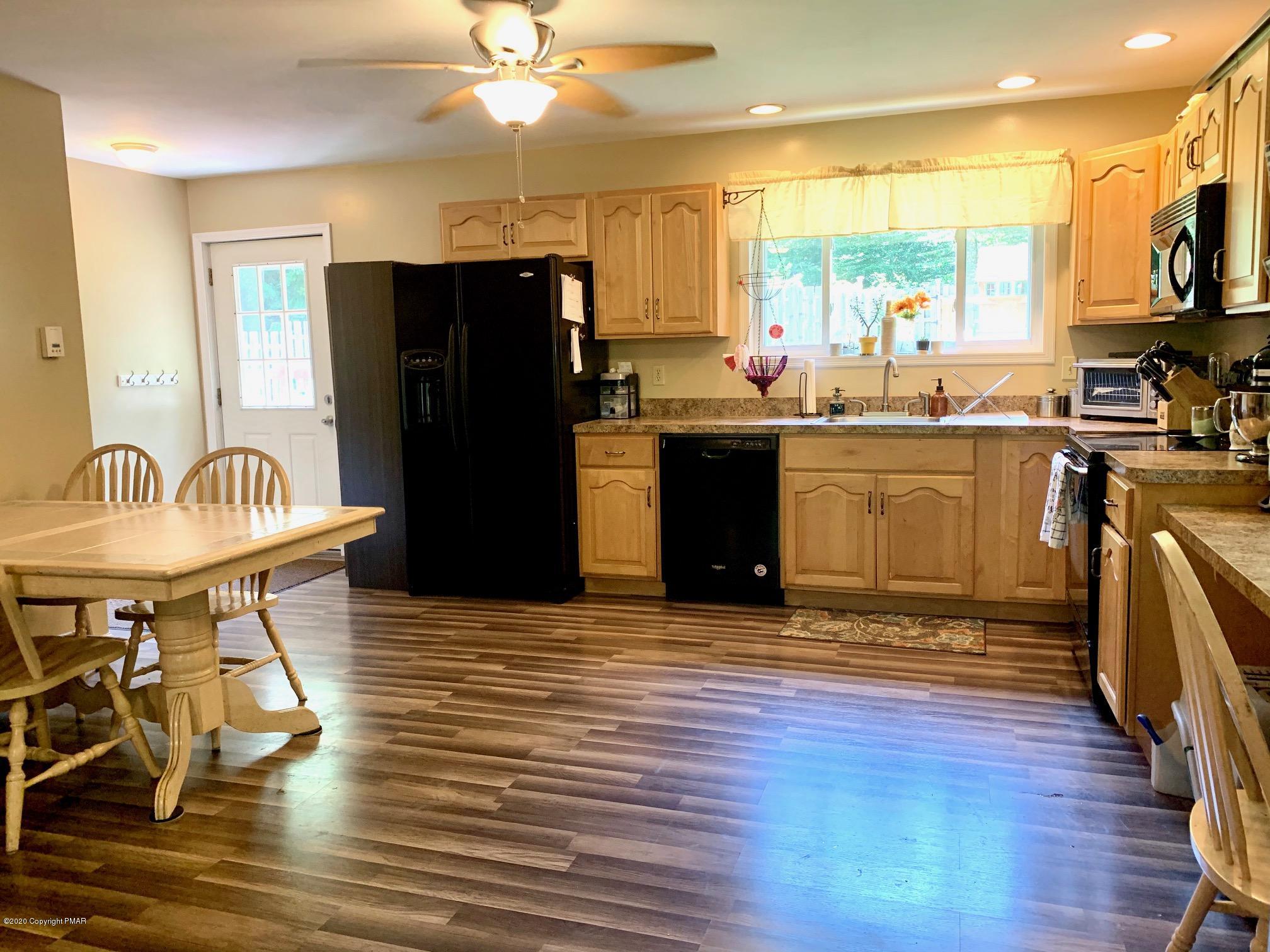 1270 Mountain Road Kunkletown, PA 18058 - Photo 3 of 17 Kitchen/Dining