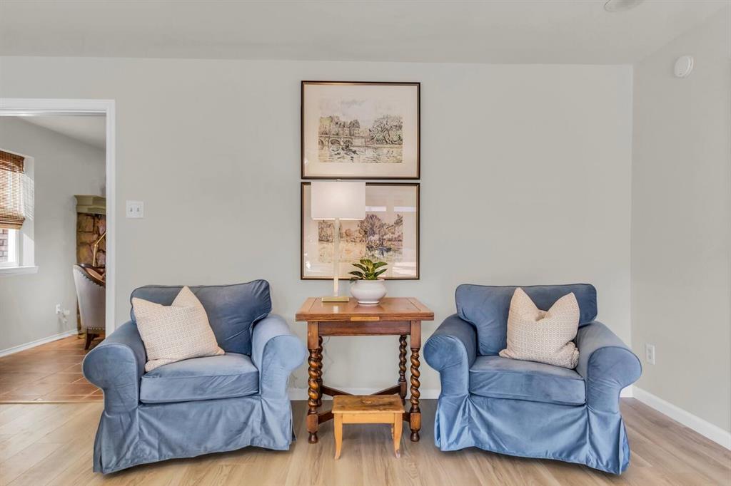 9780 North County Road Frisco, TX 75033 - Photo 19 of 36 a living room with furniture and a couch