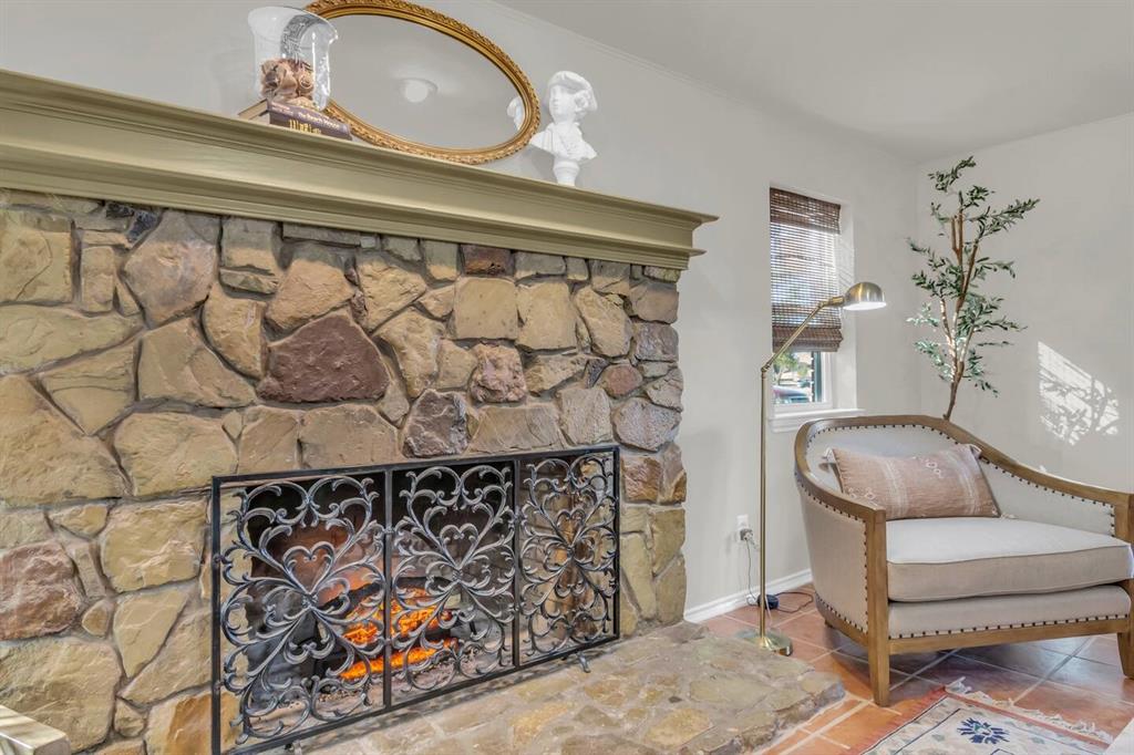 9780 North County Road Frisco, TX 75033 - Photo 9 of 36 a bedroom with a bed and a chair