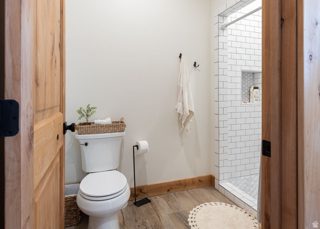 382 Ridgeview Street, Unit 8 & 9 Brian Head, UT 84719 - Photo 26 of 52 Bathroom featuring wood-finish flooring and baseboards