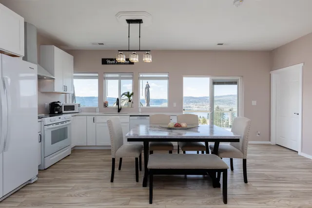 $450,000 | 39725 Overlook Lane North, Seven Bays, WA 99122