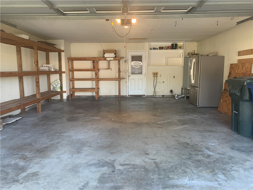 1305 Harbor Lights Drive Corpus Christi, TX 78412 - Photo 29 of 31 a view of an empty room