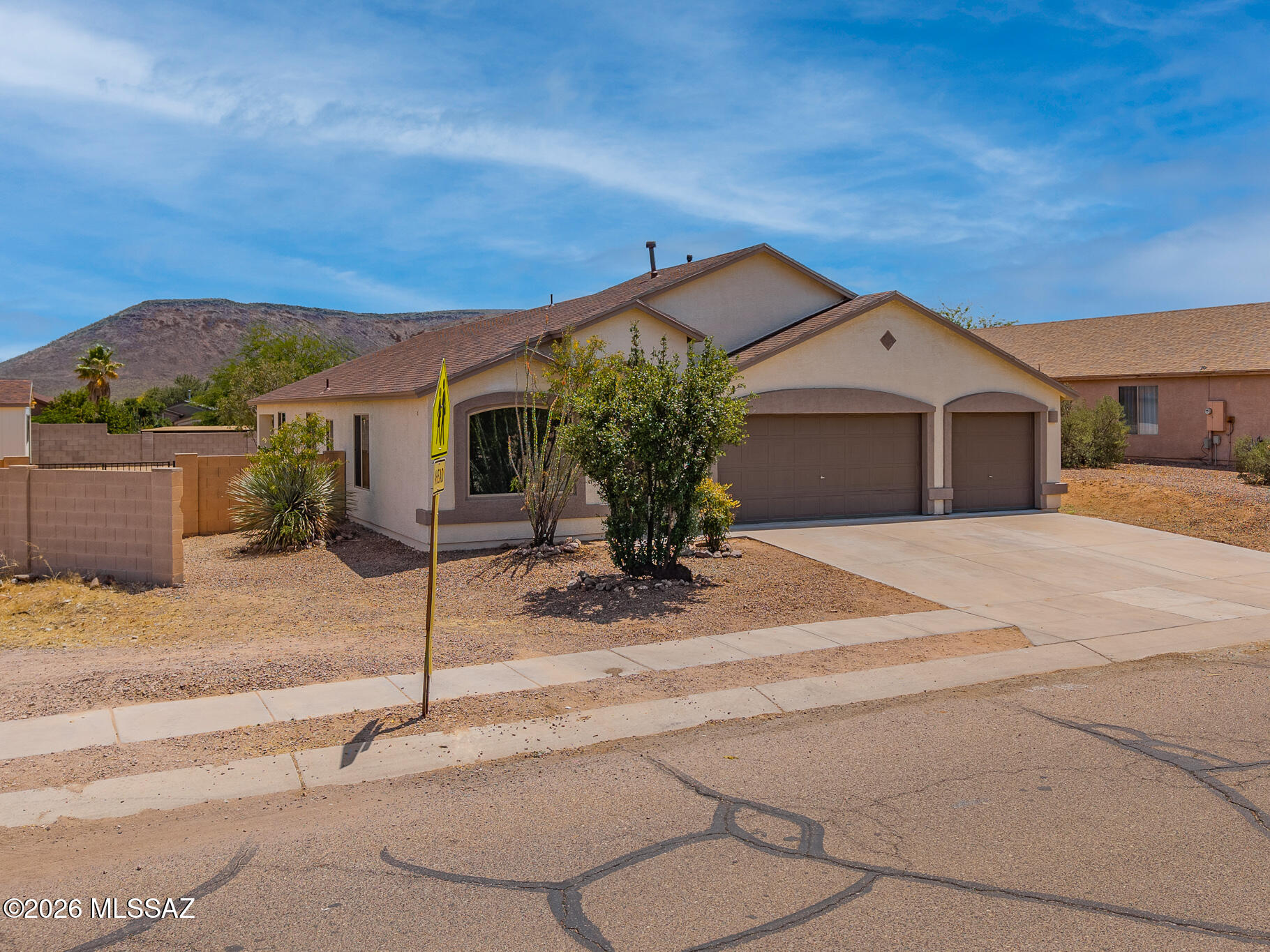 3705 West Tetakusim Road Tucson, AZ 85746 - Photo 2 of 44