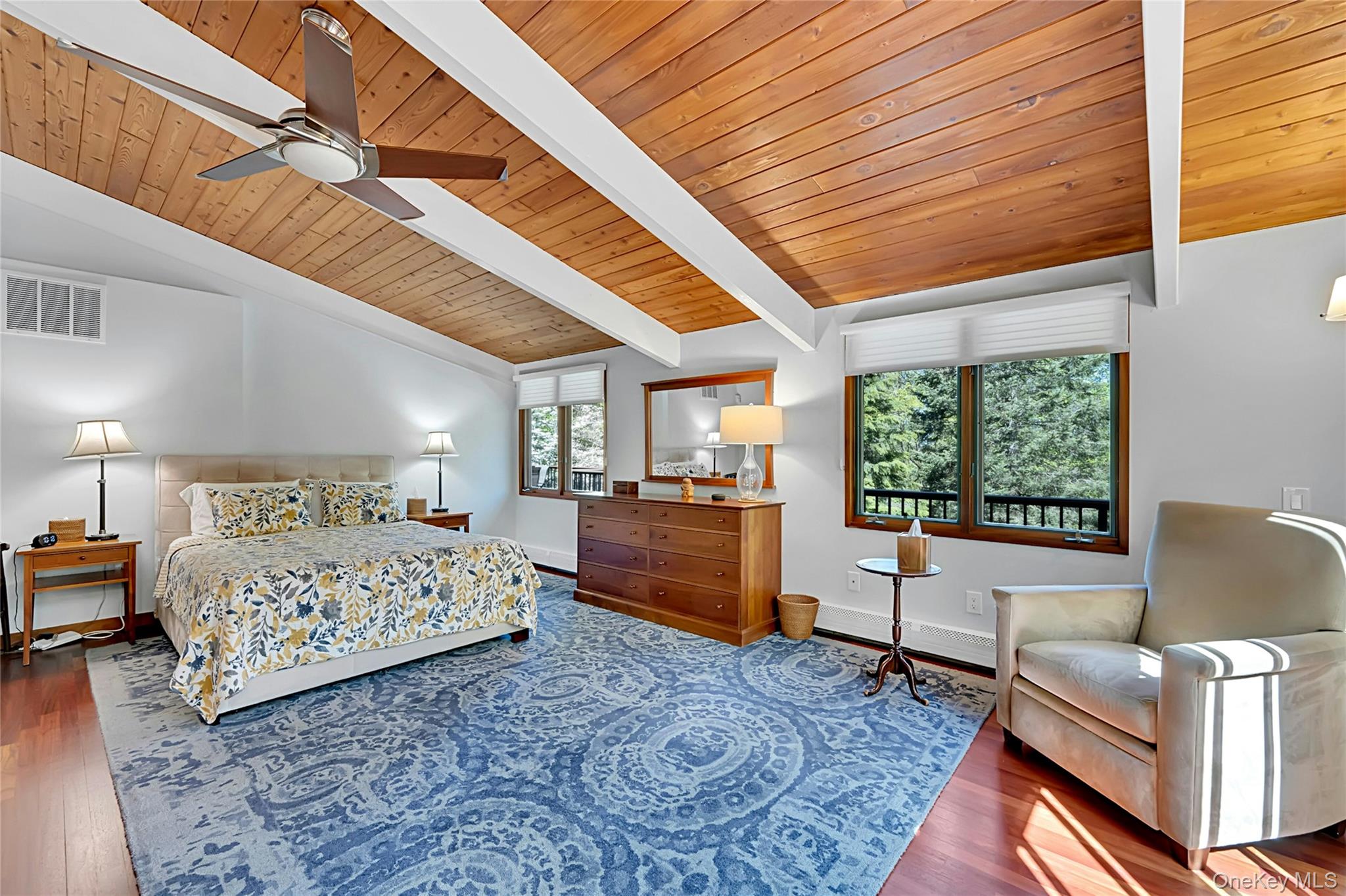 120 Kitchawan Road Pound Ridge, NY 10576 - Photo 18 of 40 a bedroom with a bed and a window