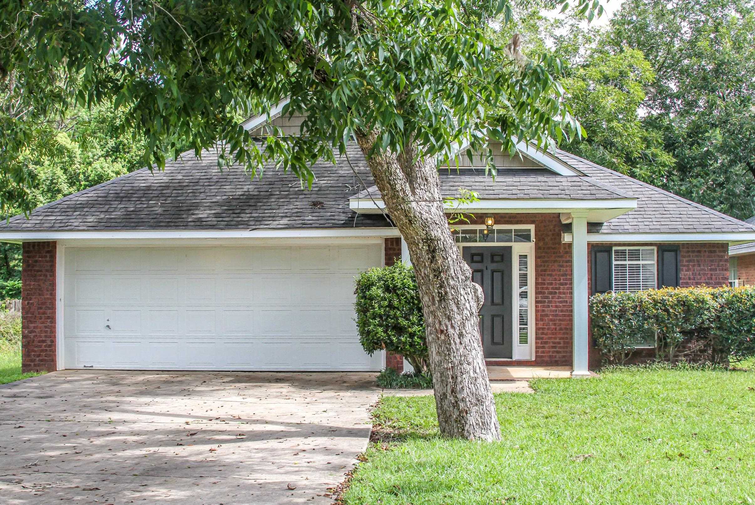 8235 Pecan Court Daphne, AL 36526 - Photo 1 of 23