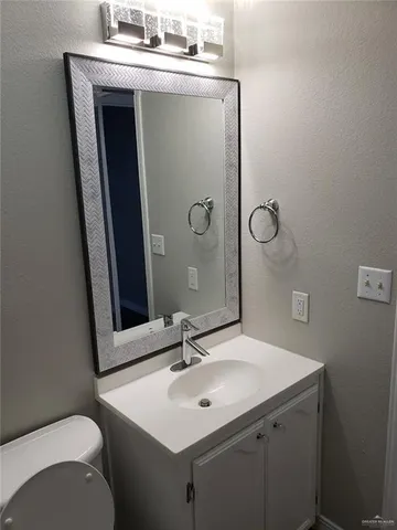 $1,100 | 713 West Dove Avenue, Pharr, TX 78577