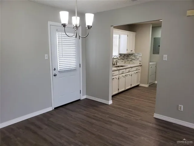 $1,100 | 713 West Dove Avenue, Pharr, TX 78577