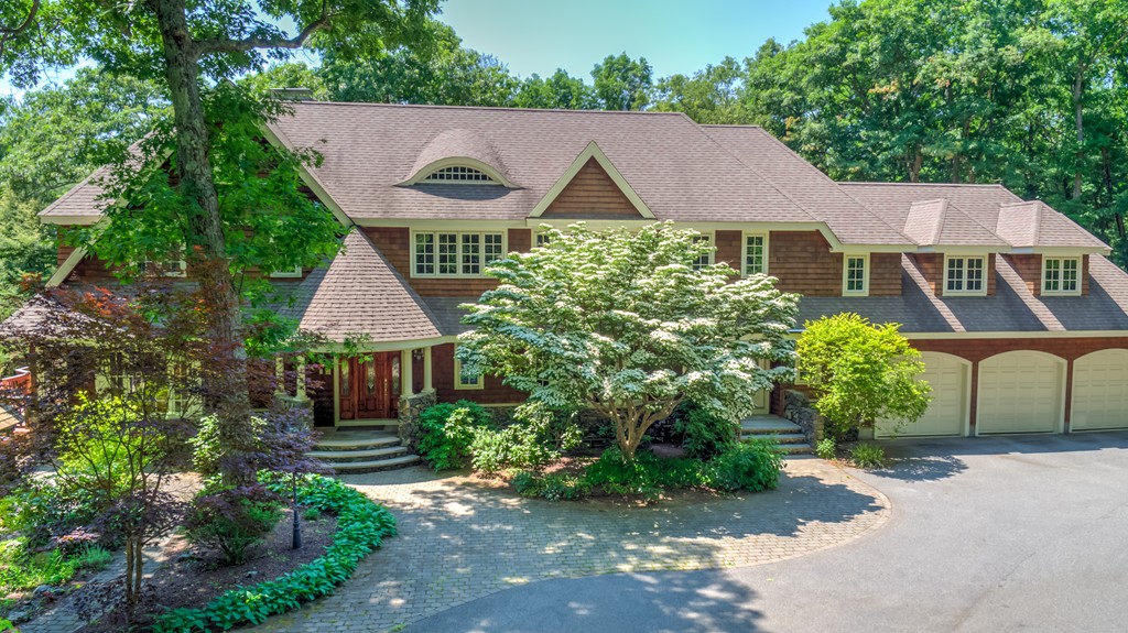 90 Kings Grant Road Weston, MA 02493 - Photo 1 of 29 Gallery Image 1