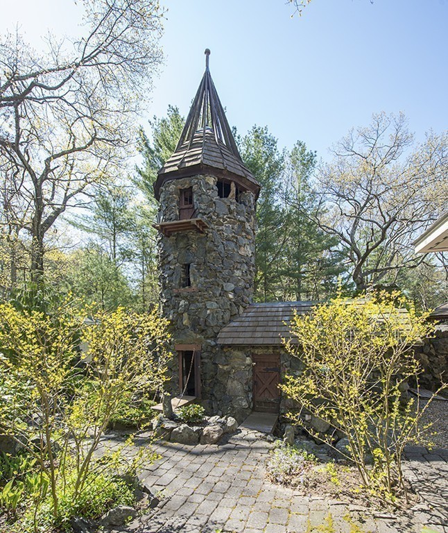90 Kings Grant Road Weston, MA 02493 - Photo 21 of 29 Gallery Image 21