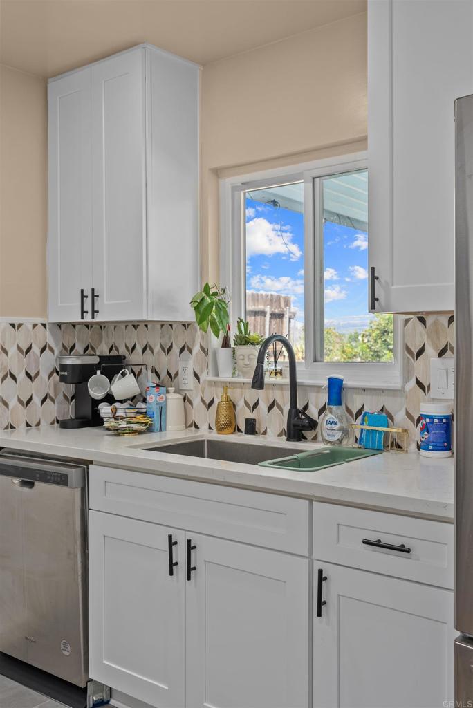 8543 Via Consuelo El Cajon, CA 92021 - Photo 11 of 51 a close view of sink and window