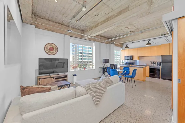 $2,650 | 710 Colorado Street, Unit 8C, Austin, TX 78701