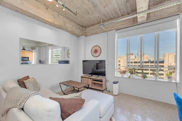 $2,650 | 710 Colorado Street, Unit 8C, Austin, TX 78701