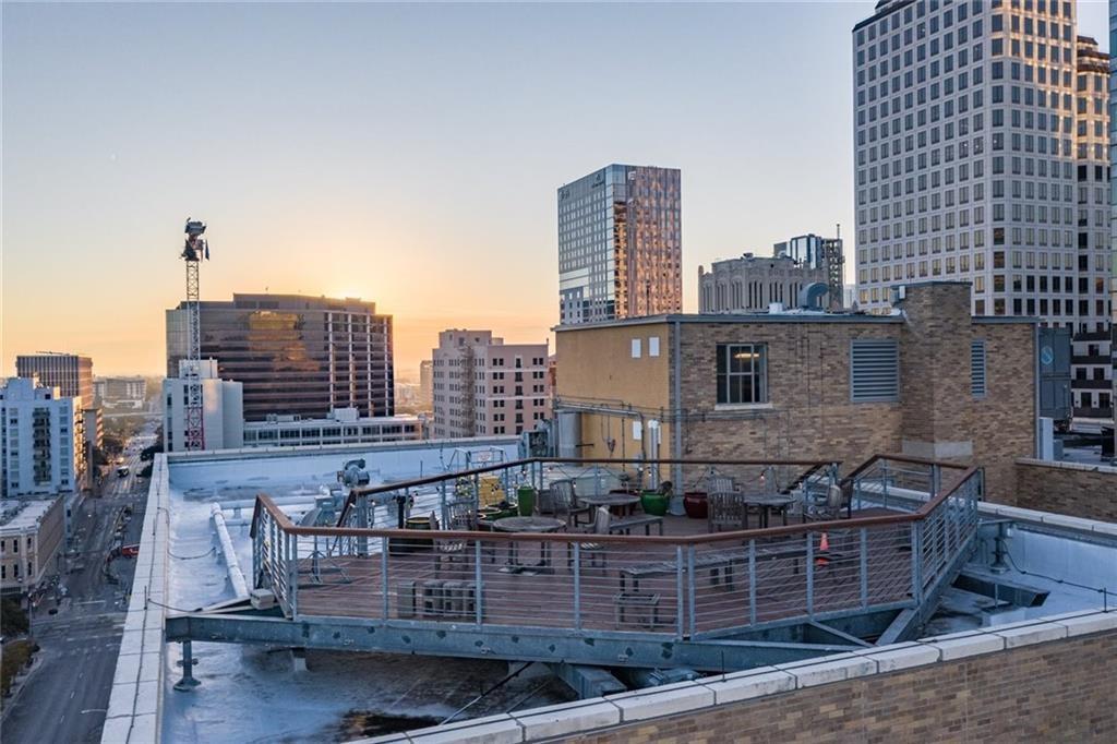 710 Colorado Street, Unit 8C Austin, TX 78701 - Photo 19 of 30 View of city skyline