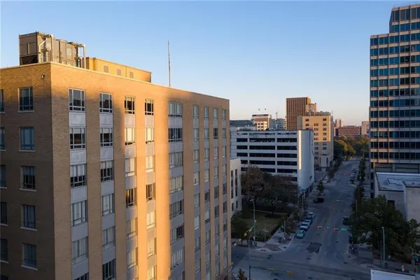 $2,650 | 710 Colorado Street, Unit 8C, Austin, TX 78701