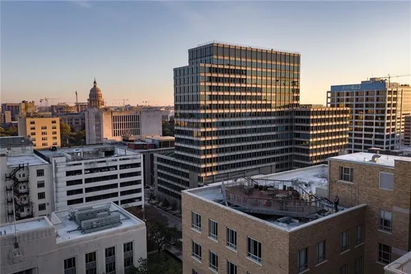 $2,650 | 710 Colorado Street, Unit 8C, Austin, TX 78701